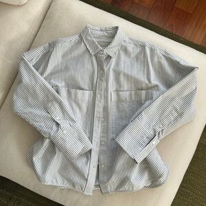EVERLANE: "THE BOXY OXFORD"